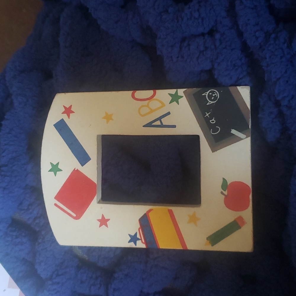 Magnetic photo frame